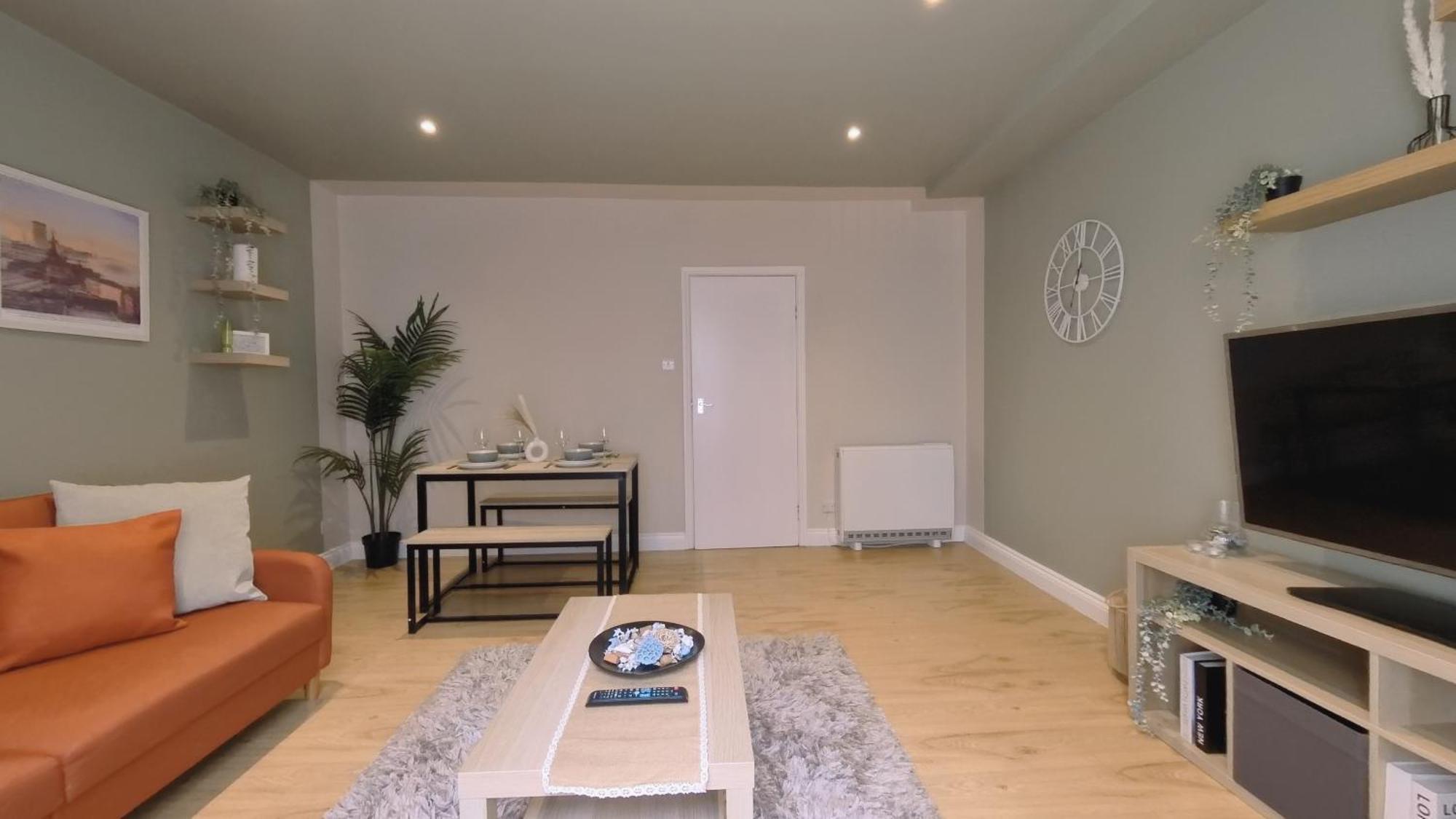 Group Bookings: Up To 30 Guests Across 5 Spacious Flats! Keyless Access Free Wifi & Parking Birmingham Exteriér fotografie