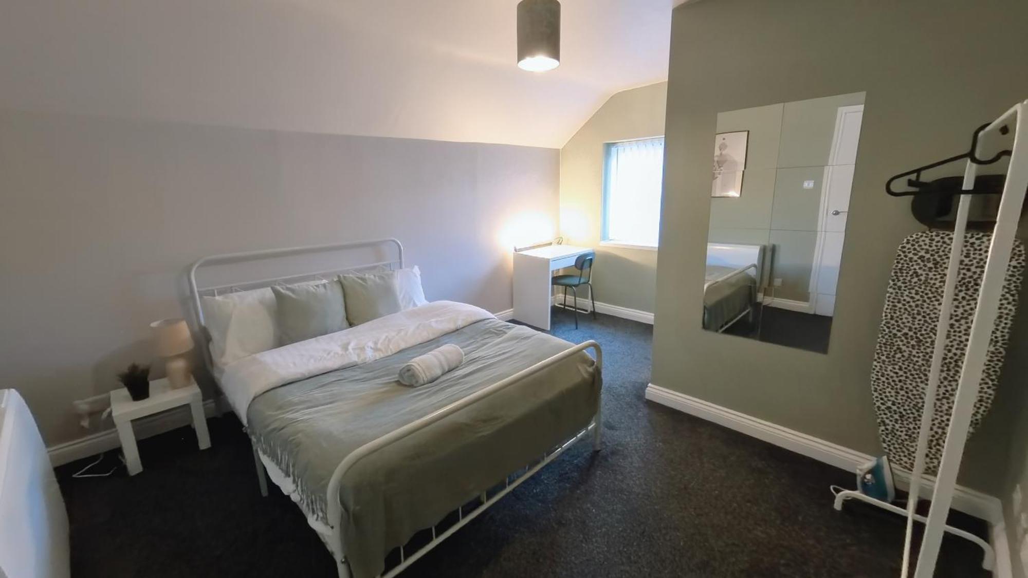 Group Bookings: Up To 30 Guests Across 5 Spacious Flats! Keyless Access Free Wifi & Parking Birmingham Exteriér fotografie