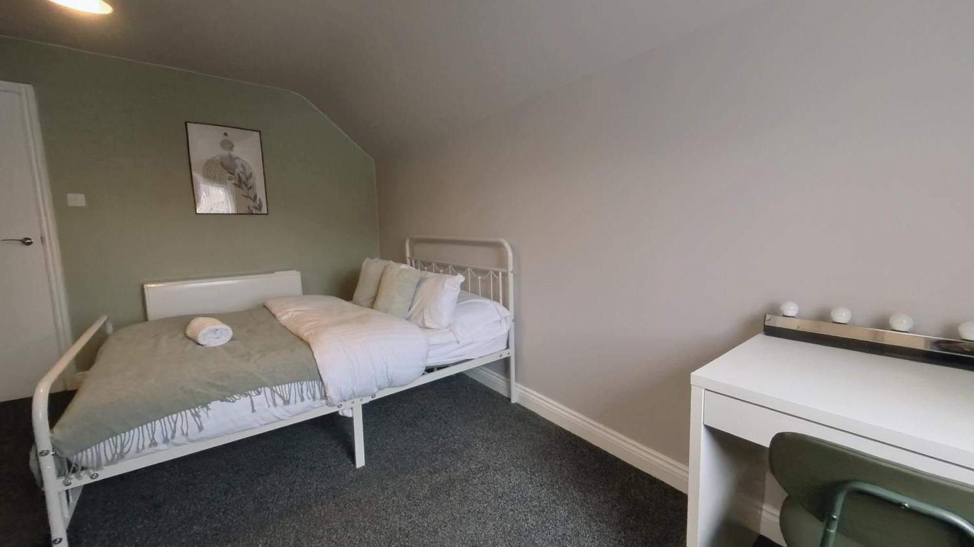 Group Bookings: Up To 30 Guests Across 5 Spacious Flats! Keyless Access Free Wifi & Parking Birmingham Exteriér fotografie